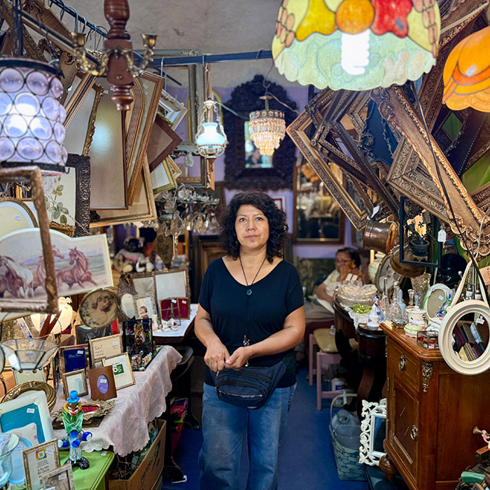 Sandra Rosales - Galpón 7 - Es locataria hace 15 años en el persa.